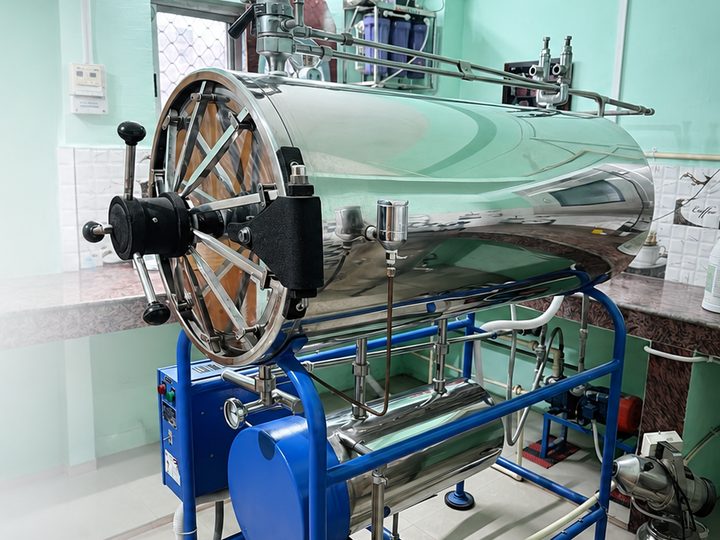 Horizontal autoclave for instrument sterilization as per surgical standards at Garhwa hospital